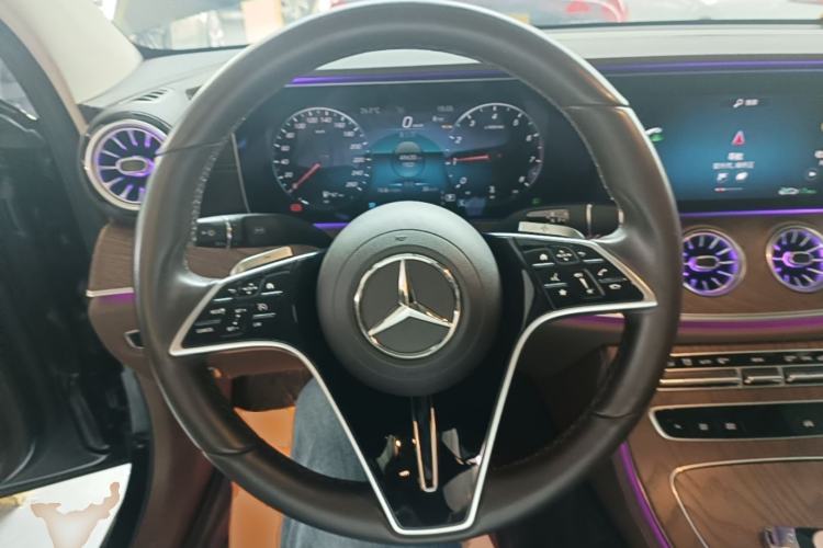 Used Mercedes-Benz E-Class 2023 Updated E 300 L Fashion Edition Steering Wheel