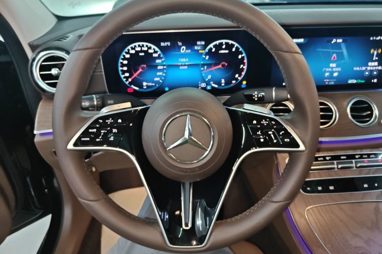 Used Mercedes-Benz E-Class 2023 Updated E 300 L Fashion Edition Steering Wheel