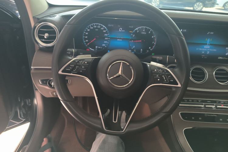 Used Mercedes-Benz E-Class 2023 Updated E 300 L Luxury Edition Steering Wheel