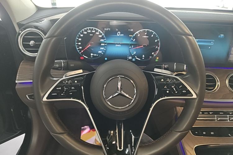 Used Mercedes-Benz E-Class 2023 Updated E 300 L Fashion Edition Steering Wheel
