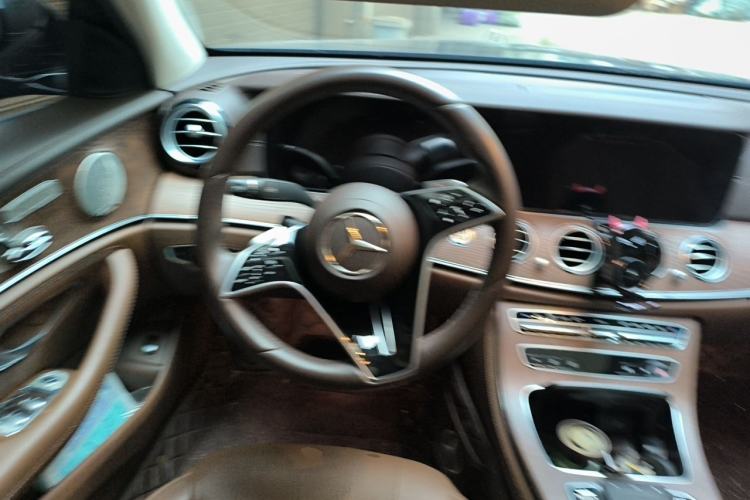Used Mercedes-Benz E-Class 2023 Updated E 300 L Luxury Edition Steering Wheel