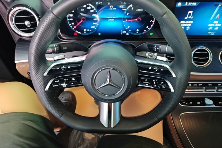 Used Mercedes-Benz E-Class 2023 Restyled E 300 L Sport Luxury Edition Steering Wheel