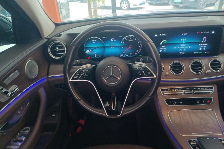 Used Mercedes-Benz E-Class 2023 Updated E 300 L Luxury Edition Steering Wheel