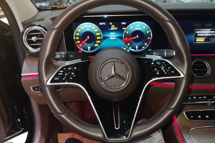 Used Mercedes-Benz E-Class 2023 Updated E 300 L Luxury Edition Steering Wheel