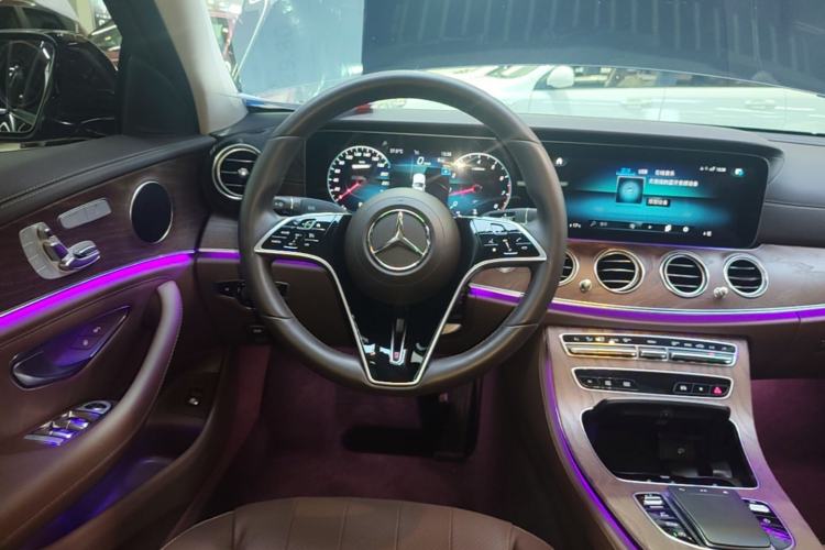 Used Mercedes-Benz E-Class 2023 Updated E 300 L Fashion Edition Steering Wheel