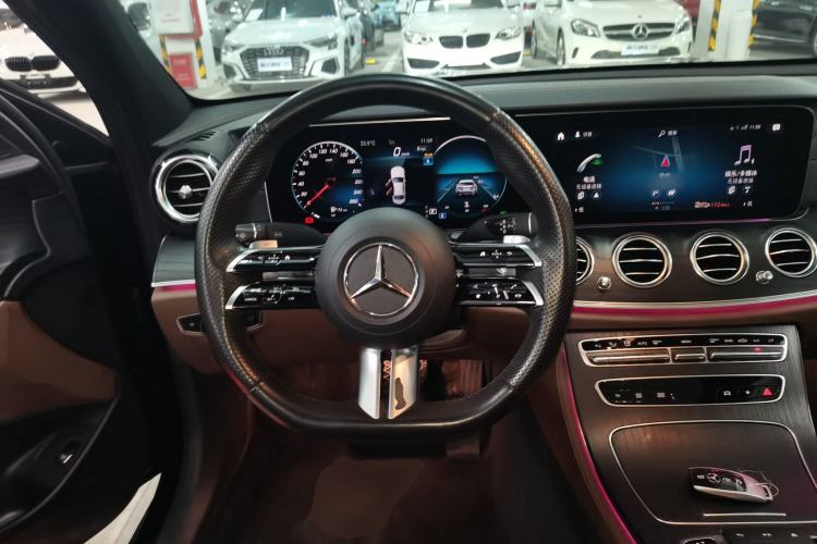 Used Mercedes-Benz E-Class 2023 Restyled E 300 L Sporty and Stylish Edition Steering Wheel
