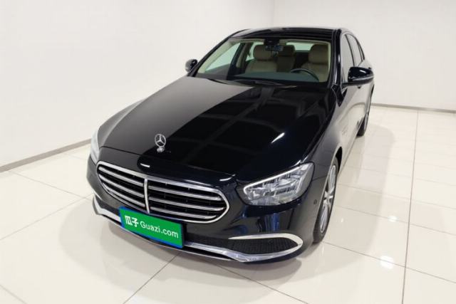 Ojetý Mercedes-Benz E-Class 2023 Facelift E 260 L