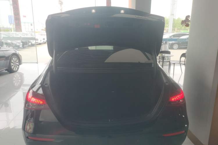Used Mercedes-Benz E-Class 2023 E 260 L Trunk