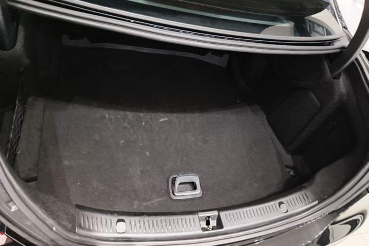 Used Mercedes-Benz E-Class 2023 Restyled E 300 L Sporty and Stylish Edition Trunk