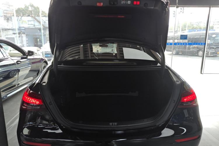 Used Mercedes-Benz E-Class 2023 Updated E 300 L Fashion Edition Trunk
