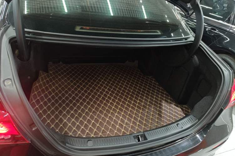 Used Mercedes-Benz E-Class 2023 Updated E 300 L Fashion Edition Trunk
