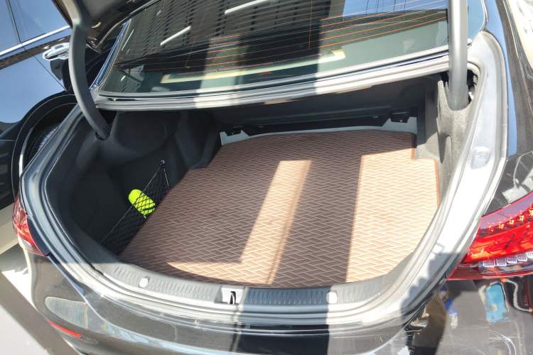 Used Mercedes-Benz E-Class 2023 Updated E 300 L Luxury Edition Trunk