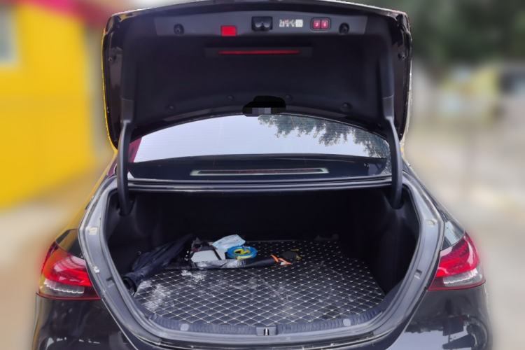 Used Mercedes-Benz E-Class 2023 Updated E 300 L Fashion Edition Trunk