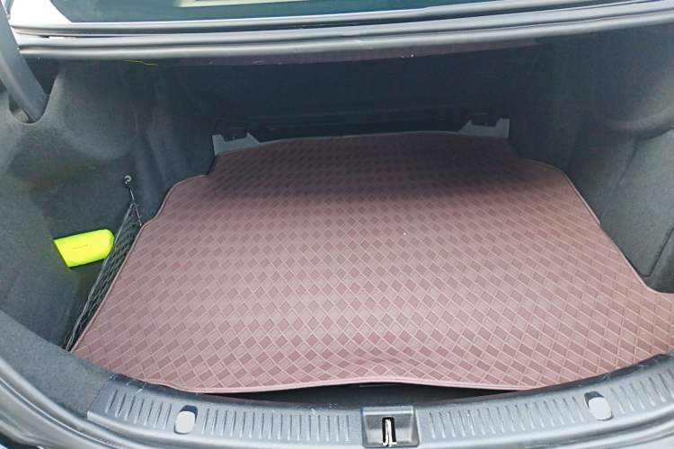 Used Mercedes-Benz E-Class 2023 E 300 L Luxury Model Trunk