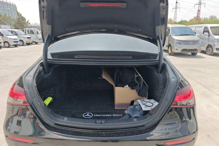 Used Mercedes-Benz E-Class 2023 Updated E 300 L Fashion Edition Trunk