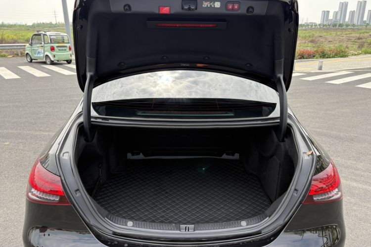 Used Mercedes-Benz E-Class 2023 Restyled E 300 L Sporty and Stylish Edition Trunk