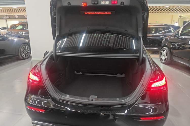 Used Mercedes-Benz E-Class 2023 E 300 L Luxury Model Trunk