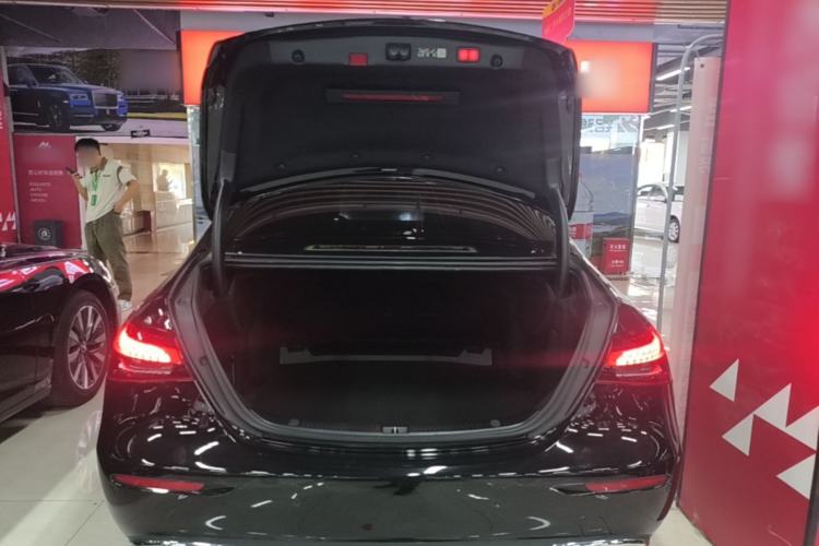 Used Mercedes-Benz E-Class 2023 Updated E 300 L Luxury Edition Trunk