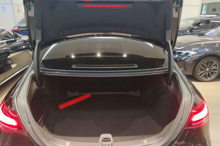 Used Mercedes-Benz E-Class 2023 Updated E 300 L Luxury Edition Trunk