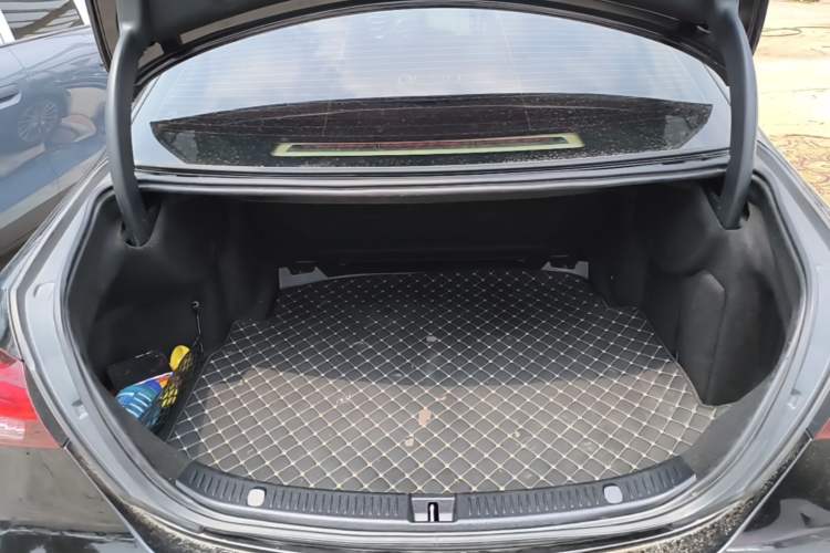 Used Mercedes-Benz E-Class 2023 Facelift E 260 L Trunk