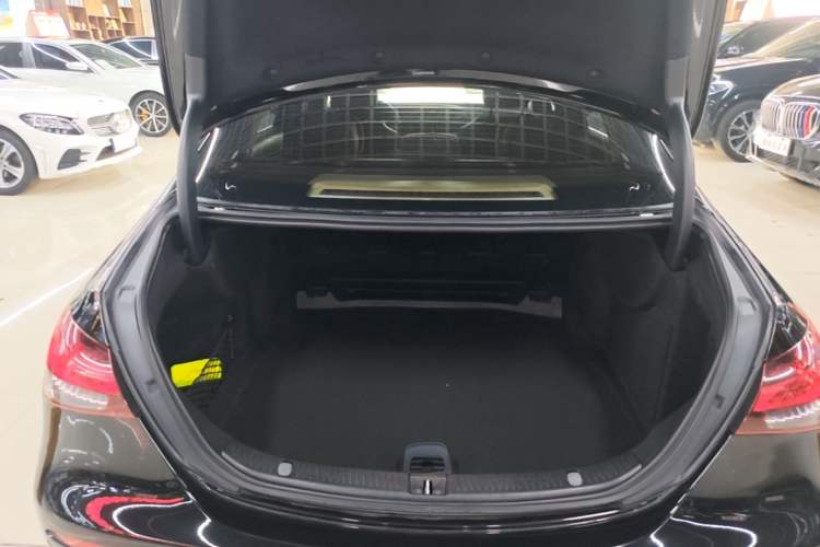 Used Mercedes-Benz E-Class 2023 Updated E 300 L Fashion Edition Trunk