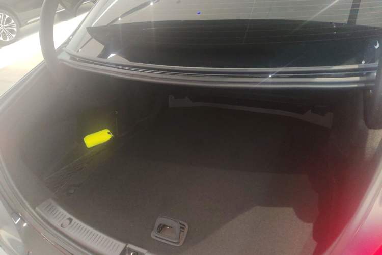 Used Mercedes-Benz E-Class 2023 Updated E 300 L Fashion Edition Trunk