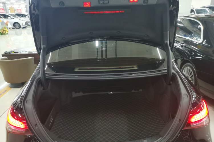 Used Mercedes-Benz E-Class 2023 Updated E 300 L Luxury Edition Trunk