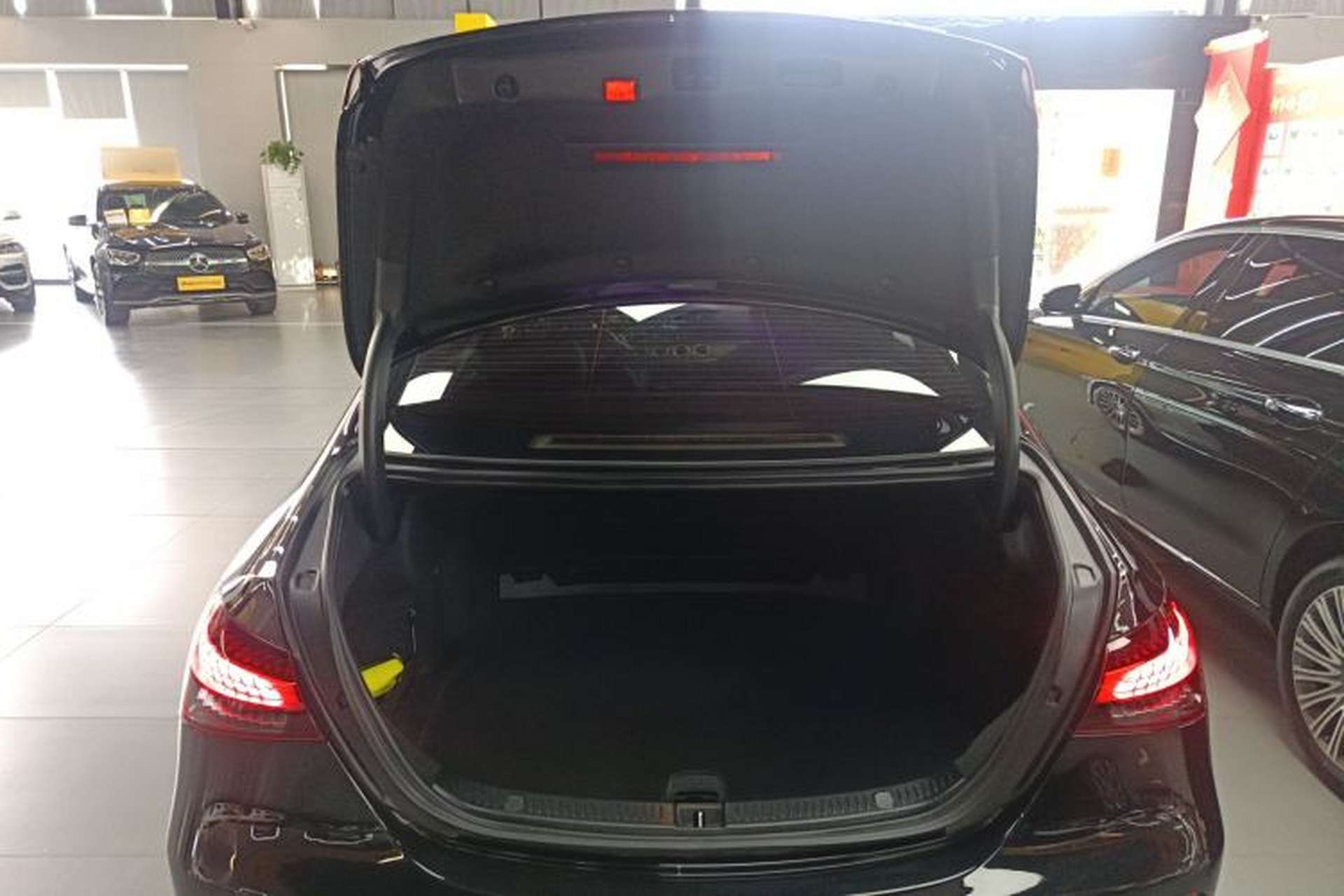 Used Mercedes-Benz E-Class 2023 Facelift E 260 L Trunk