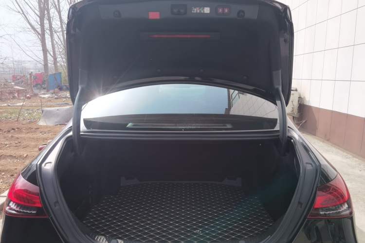 Used Mercedes-Benz E-Class 2023 Updated E 300 L Fashion Edition Trunk