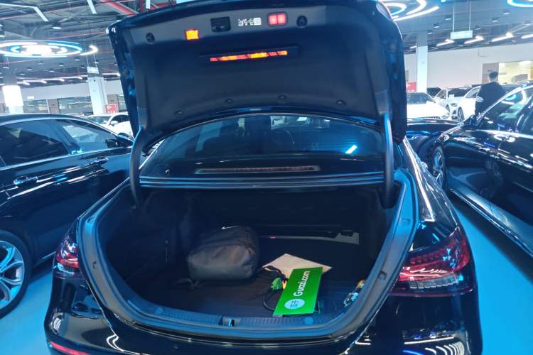 Used Mercedes-Benz E-Class 2023 Updated E 300 L Fashion Edition Trunk