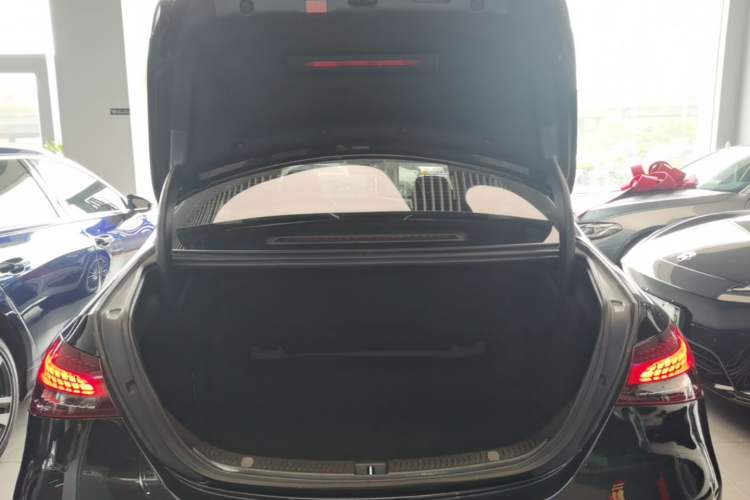 Used Mercedes-Benz E-Class 2023 Facelift E 260 L Trunk