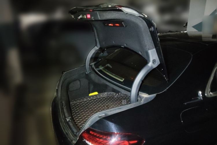 Used Mercedes-Benz E-Class 2023 Updated E 300 L Luxury Edition Trunk