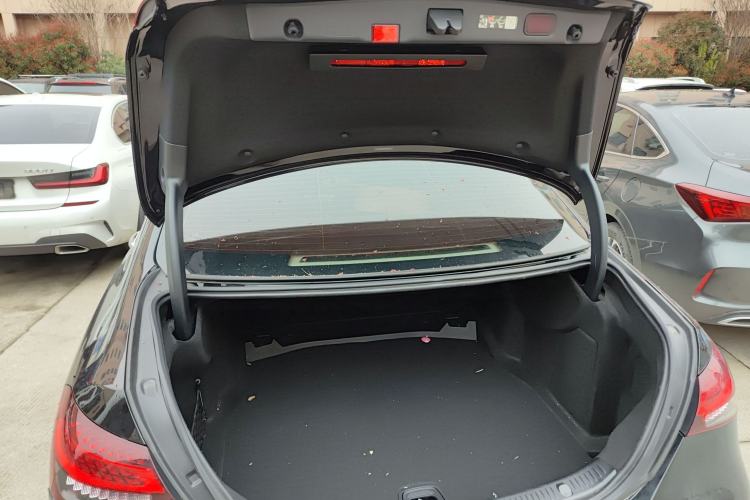 Used Mercedes-Benz E-Class 2023 Updated E 300 L Luxury Edition Trunk