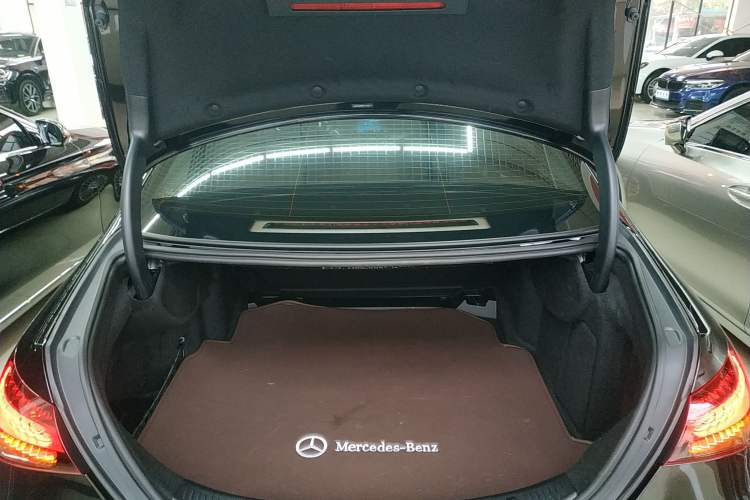 Used Mercedes-Benz E-Class 2023 E 260 L Trunk