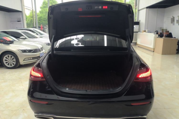 Used Mercedes-Benz E-Class 2023 Updated E 300 L Luxury Edition Trunk