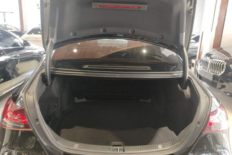 Used Mercedes-Benz E-Class 2023 Updated E 300 L Fashion Edition Trunk