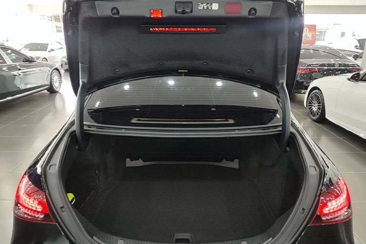 Used Mercedes-Benz E-Class 2023 Updated E 300 L Fashion Edition Trunk