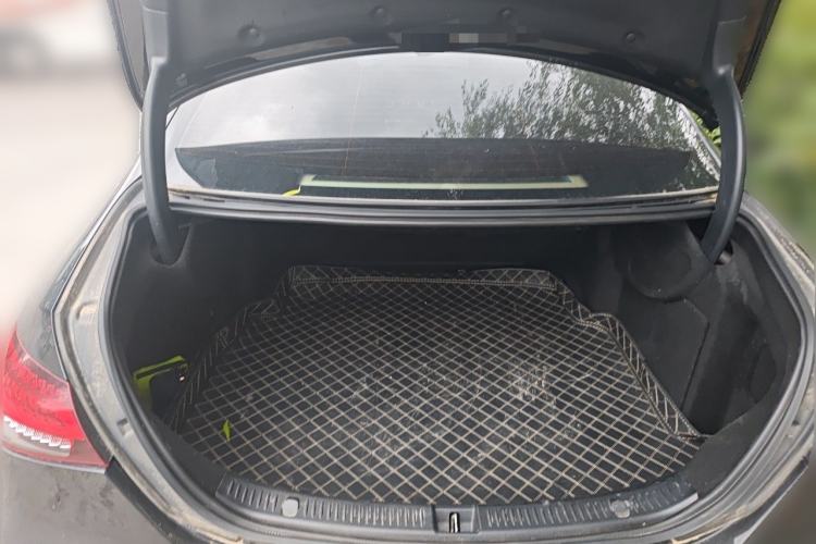 Used Mercedes-Benz E-Class 2023 Updated E 300 L Fashion Edition Trunk