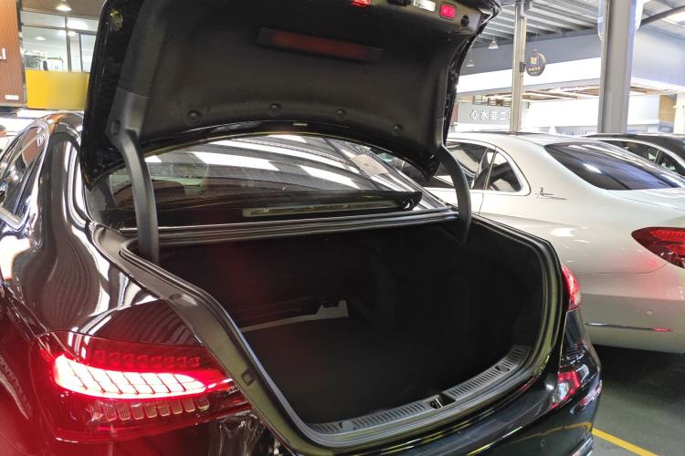 Used Mercedes-Benz E-Class 2023 Updated E 300 L Luxury Edition Trunk
