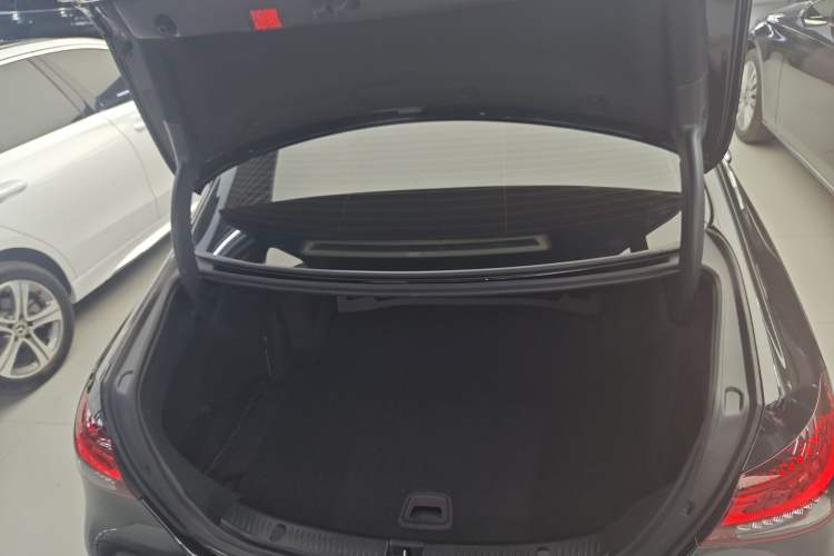 Used Mercedes-Benz E-Class 2023 Updated E 300 L Fashion Edition Trunk