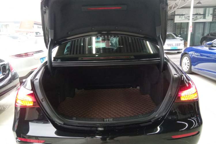 Used Mercedes-Benz E-Class 2023 Updated E 300 L Fashion Edition Trunk