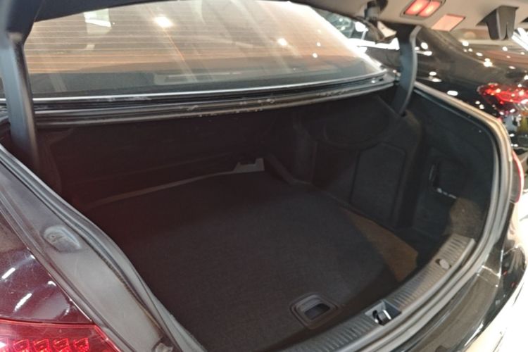Used Mercedes-Benz E-Class 2023 E 260 L Trunk