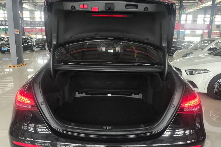 Used Mercedes-Benz E-Class 2023 E 260 L Trunk