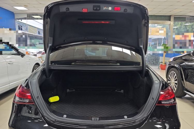 Used Mercedes-Benz E-Class 2023 Updated E 300 L Fashion Edition Trunk