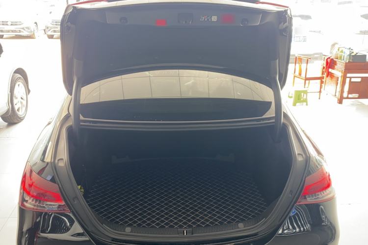 Used Mercedes-Benz E-Class 2023 Updated E 300 L Fashion Edition Trunk