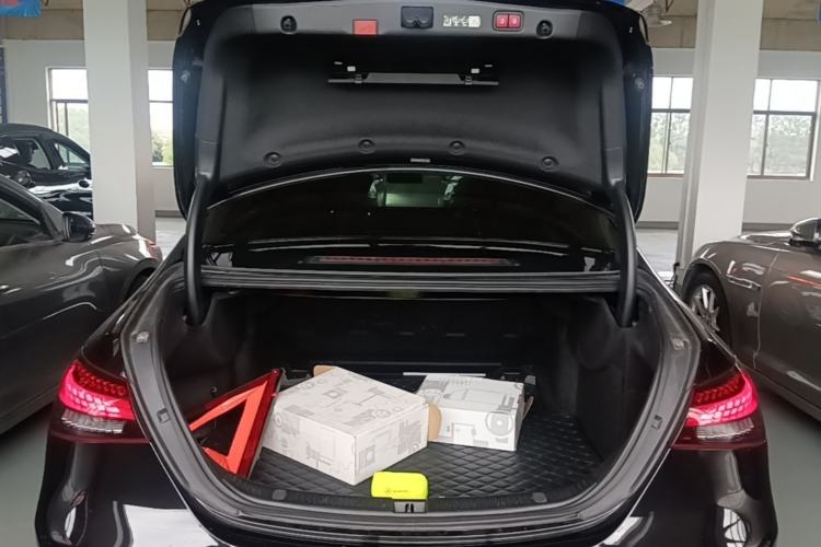 Used Mercedes-Benz E-Class 2023 Updated E 300 L Fashion Edition Trunk