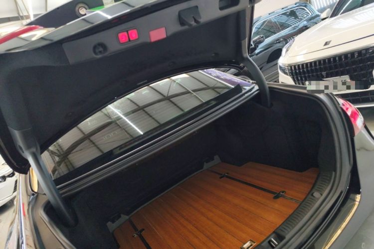 Used Mercedes-Benz E-Class 2023 E 260 L Trunk
