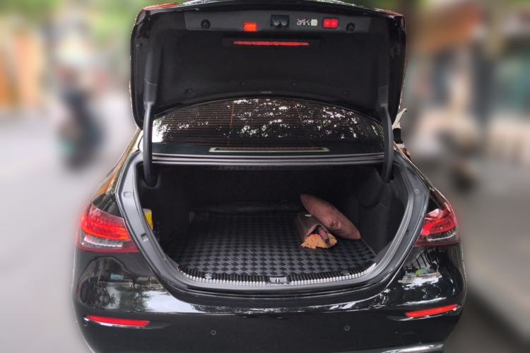 Used Mercedes-Benz E-Class 2023 Updated E 300 L Luxury Edition Trunk