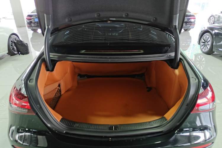 Used Mercedes-Benz E-Class 2023 Updated E 300 L Fashion Edition Trunk