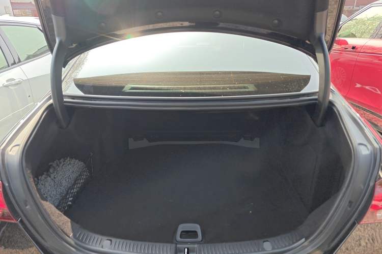 Used Mercedes-Benz E-Class 2023 Updated E 300 L Fashion Edition Trunk